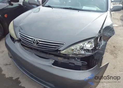 2005 Toyota Camry Le z USA, uszkodzony, nr VIN 4T1BE32K75U974564